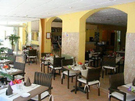 Hotel Le Regina Et Restaurant Canet-plage
