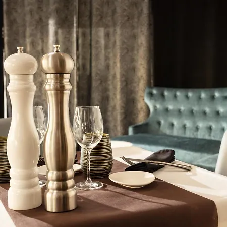 Le Regina Et Restaurant Canet-plage Hotel 3*