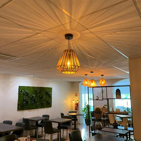 Hotel Le Regina Et Restaurant Canet-plage Canet-en-Roussillon