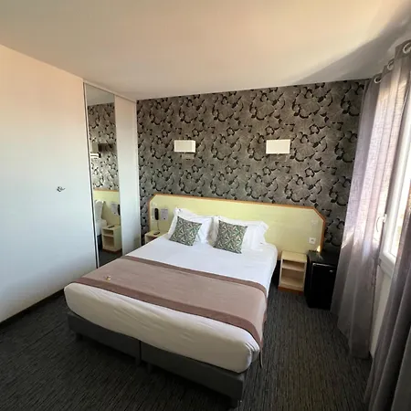 Le Regina Et Restaurant Canet-plage 3*