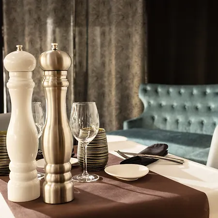 Le Regina Et Restaurant Canet-plage