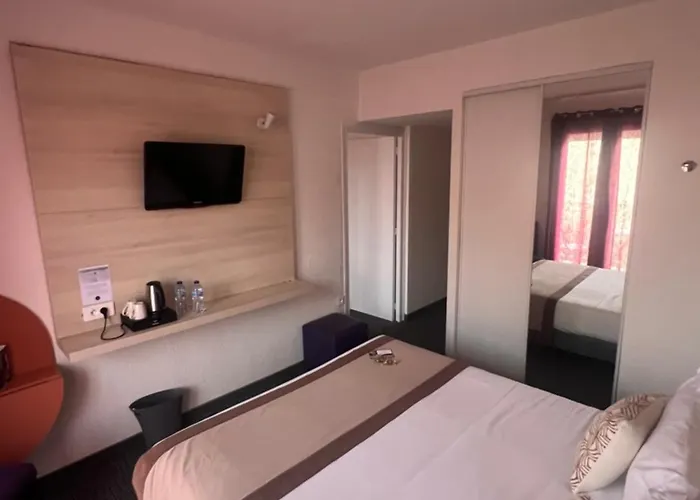 Le Regina Et Restaurant Canet-plage 3*