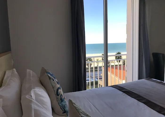 Le Regina Et Restaurant Canet-plage Hotel